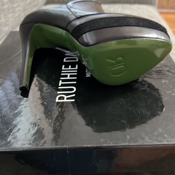 Ruthie Davis stilettos - Picture 3 of 5